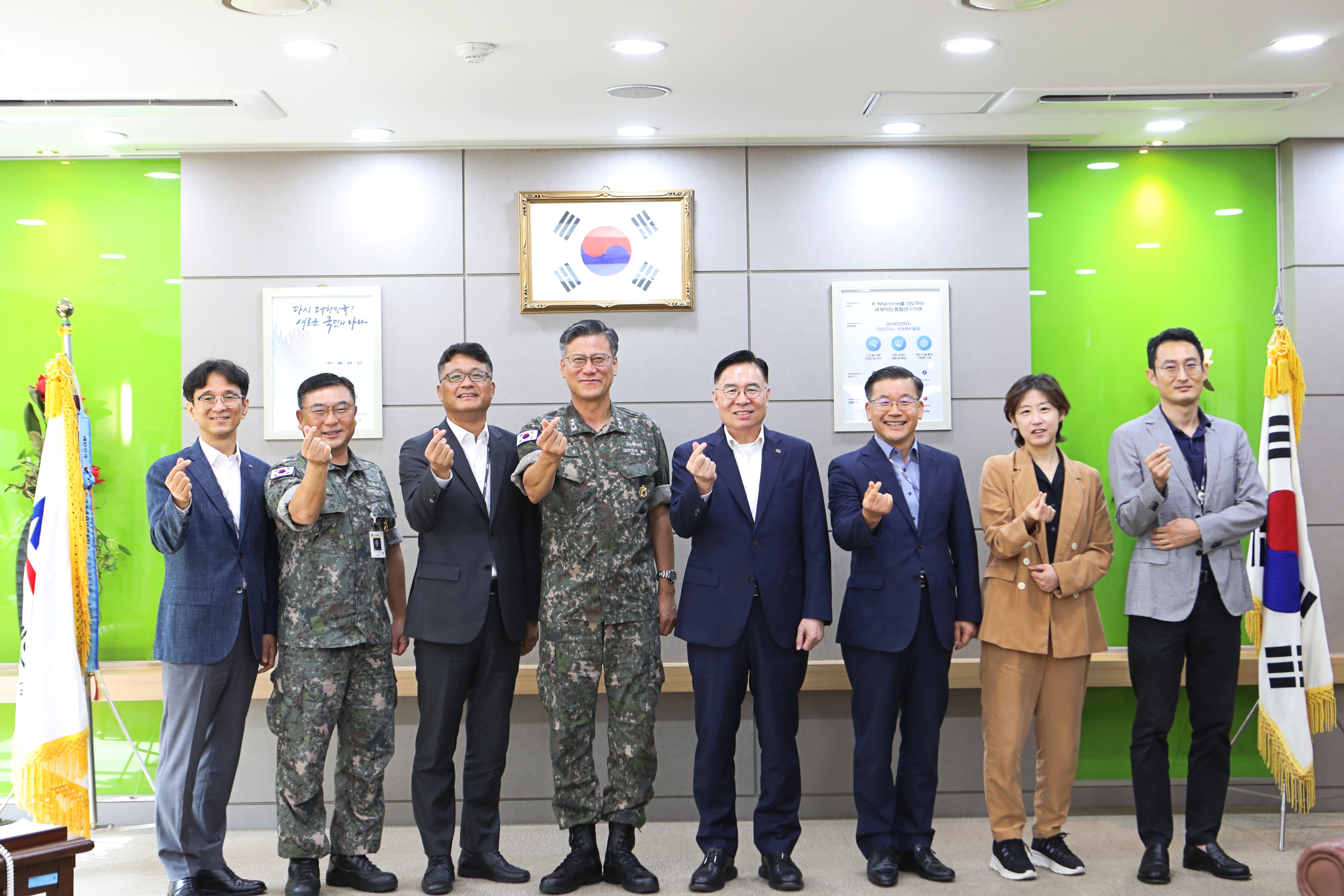 해군교육사령관 내방 내방자 단체사진